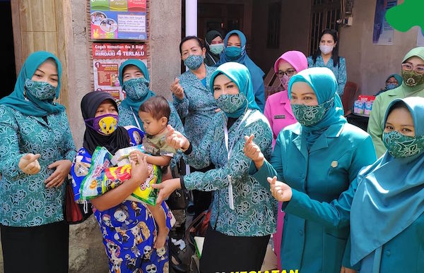 Ketua TP PKK Jember Kasih Fajarini Kunjungi Pos Yandu di Desa Pace dan Mulyorejo,  Silo